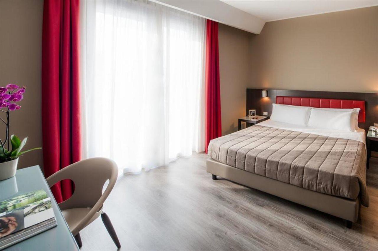 Albergo Leonardo Da Vinci Milan Bagian luar foto